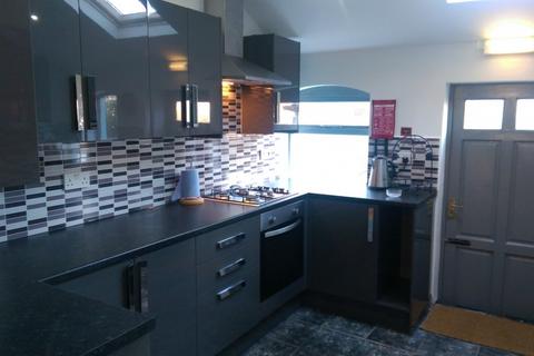 7 bedroom semi-detached house to rent, Cape Hill, Smethwick B66