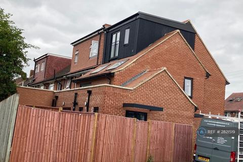undefined, Maple Close, Mitcham, CR4