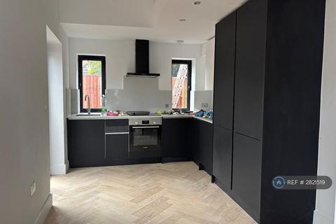 undefined, Maple Close, Mitcham, CR4