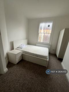 2 bedroom flat to rent, B, London, W12