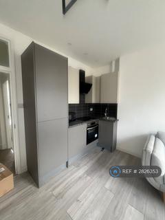 2 bedroom flat to rent, B, London, W12
