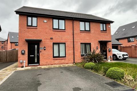 3 bedroom semi-detached house for sale - Preserve Avenue, Manchester M43