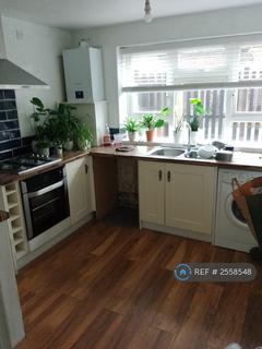 2 bedroom flat to rent, Trent Road, Chelmsford, CM1