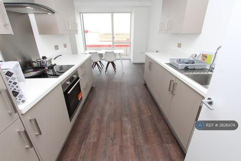 3 bedroom maisonette to rent, Frobisher Yard, London, E16