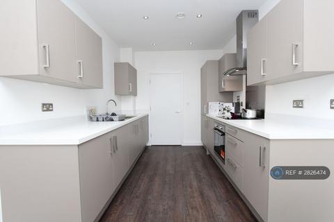 3 bedroom maisonette to rent, Frobisher Yard, London, E16