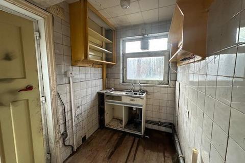 undefined, Leafield Avenue, Bradford BD2