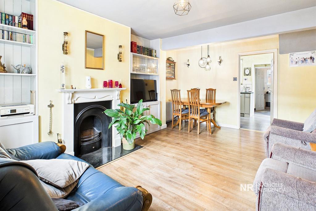 Lounge/Dining Room