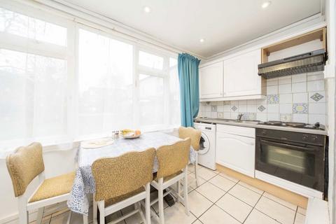 2 bedroom flat for sale, St. Ann's Road, London N15