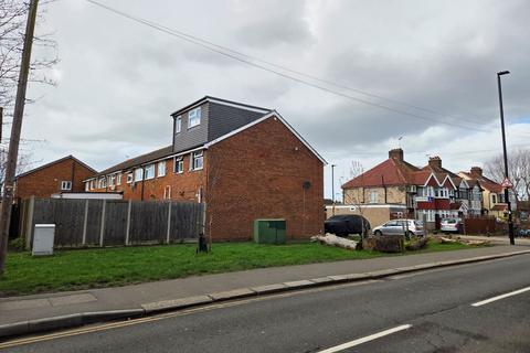undefined, Roseheath Road, Hounslow TW4