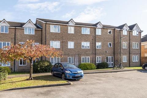 1 bedroom flat for sale, Seymour Way, Sunbury-on-Thames TW16