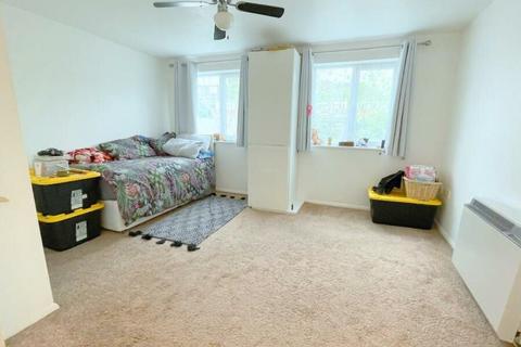 undefined, Seymour Way, Sunbury-on-Thames TW16