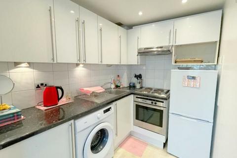 undefined, Seymour Way, Sunbury-on-Thames TW16