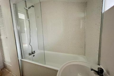 Flat to rent, Hythe Street, Dartford, DA1 1BX