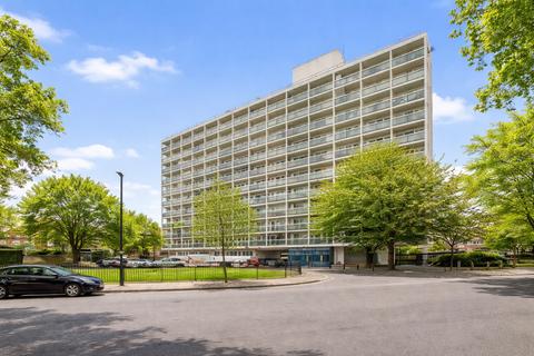 3 bedroom apartment for sale, Angell Road, London