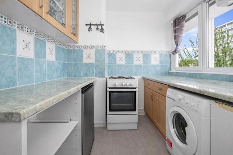 3 bedroom apartment for sale, Angell Road, London