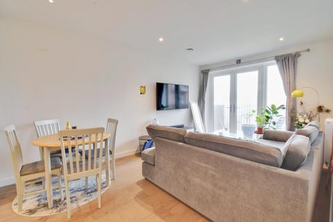 2 bedroom apartment to rent, Frogmore Avenue, Hertfordshire WD17