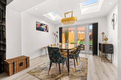 undefined, Oak Avenue, Berkshire RG40