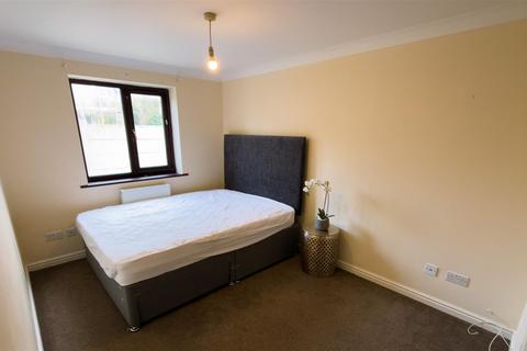 2 bedroom apartment to rent, 20 LISA COURT