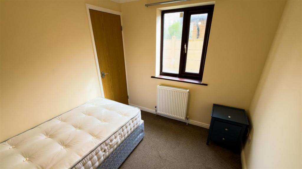 Apartment in Cambridge, Chesterton - View 3