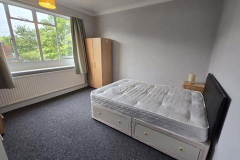 2 bedroom apartment to rent, Greenbanks, Cavendish Avenue, Harrow