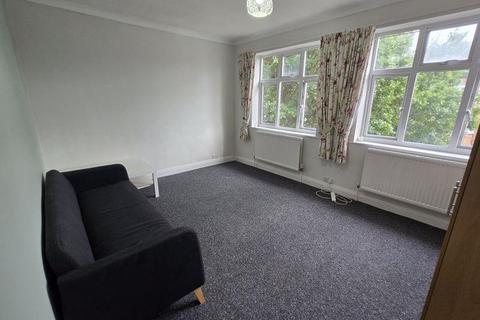 2 bedroom apartment to rent, Greenbanks, Cavendish Avenue, Harrow
