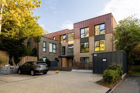 3 bedroom apartment for sale, Arla Court, Rushden Close, London