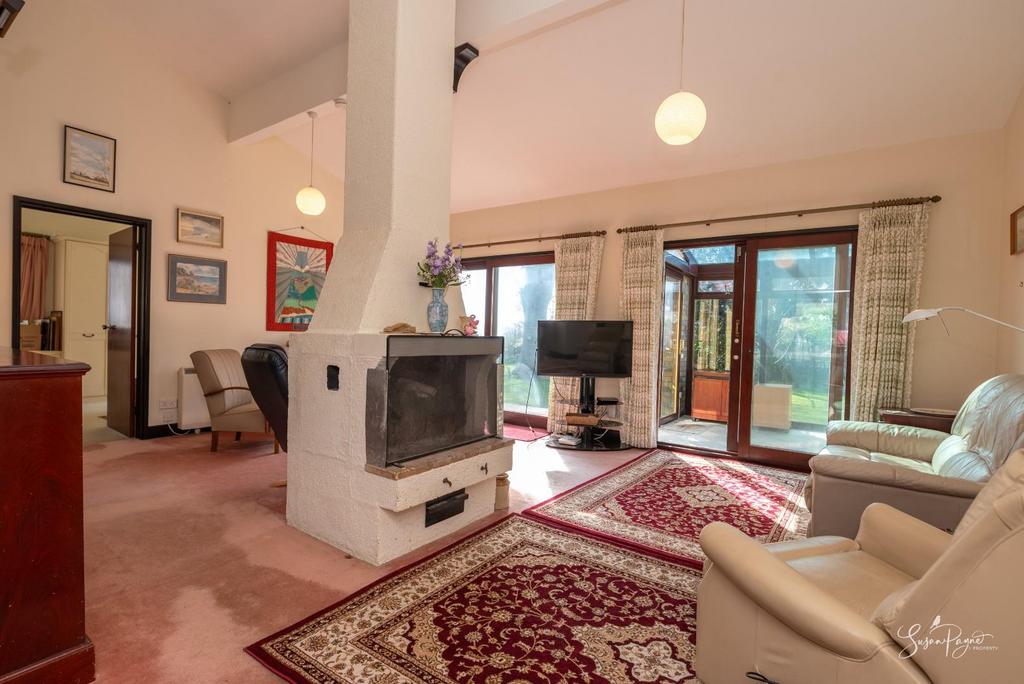 Open-Plan Sitting Room