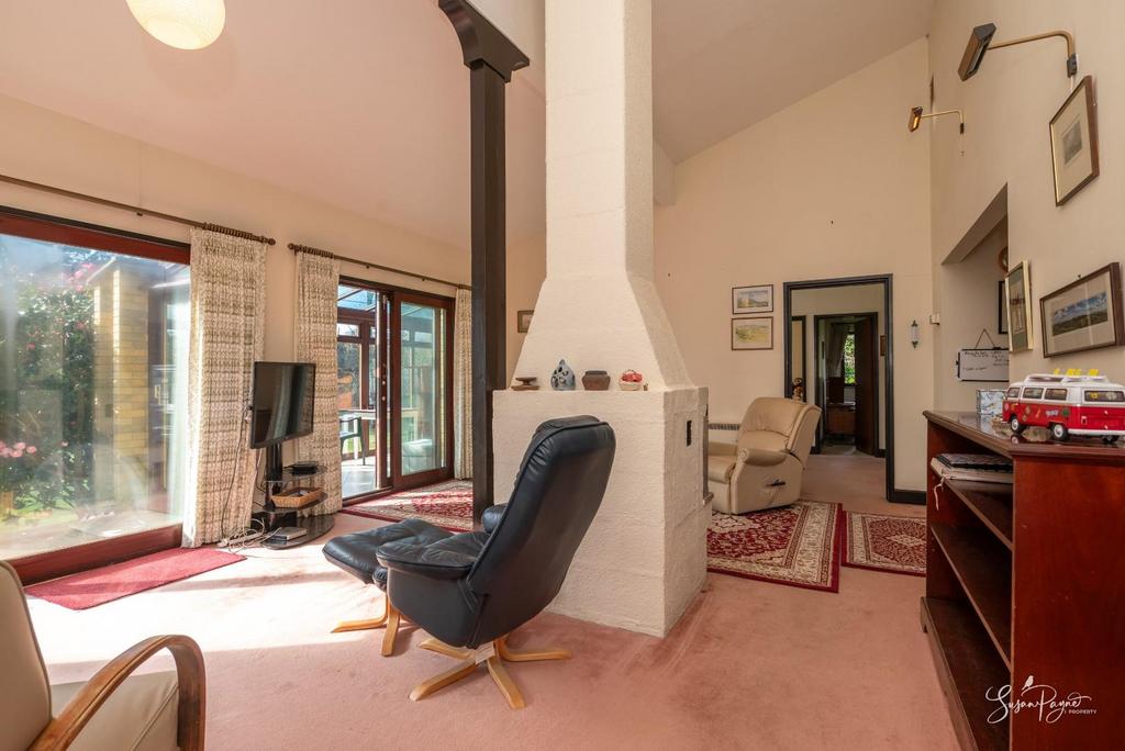 Open-Plan Sitting Room