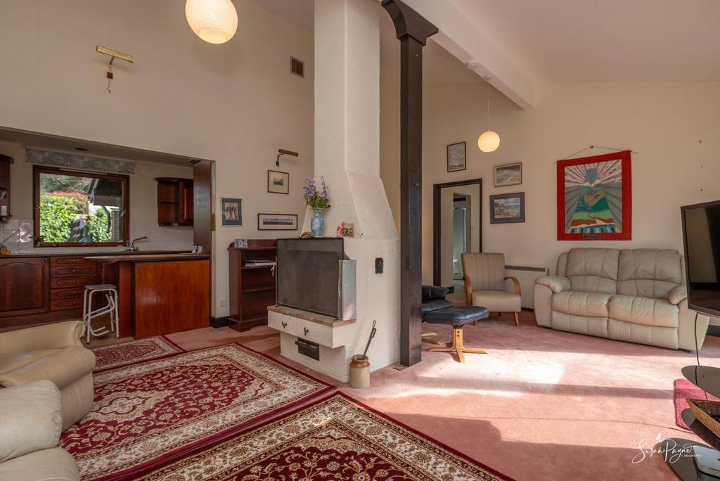 Open-Plan Sitting Room
