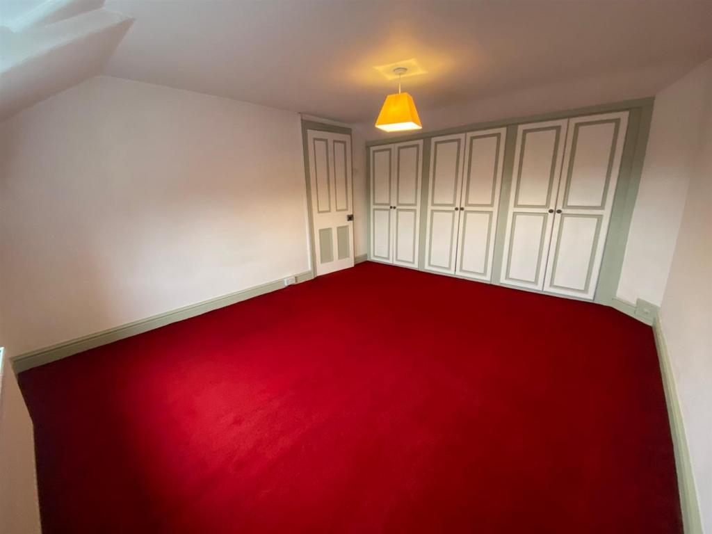 ATTIC ROOM 1.jpg