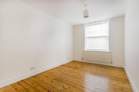 2 bedroom flat to rent, Stanlake Road, Shepherd's Bush, London, W12