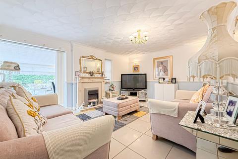 2 bedroom semi-detached bungalow for sale, Orchard Avenue, Liverpool, L14