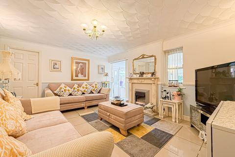 2 bedroom semi-detached bungalow for sale, Orchard Avenue, Liverpool, L14