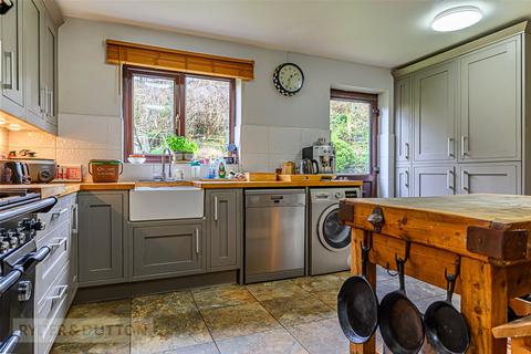 5 bedroom detached house for sale, Stratton Close, Rastrick, Brighouse, West Yorkshire, HD6