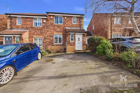 3 bedroom semi-detached house for sale - Greenacres Drive, West Yorkshire WF10