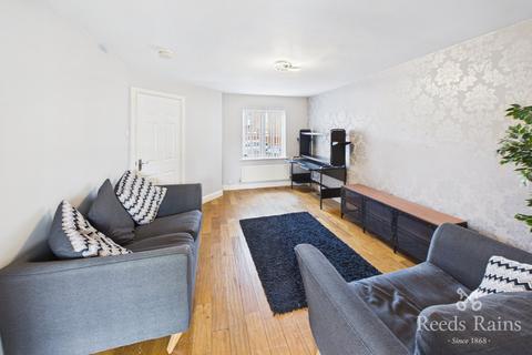 3 bedroom semi-detached house for sale, Greenacres Drive, West Yorkshire WF10