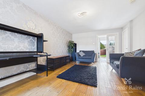 3 bedroom semi-detached house for sale, Greenacres Drive, West Yorkshire WF10