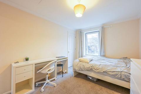 2 bedroom flat to rent, Conant Mews, Aldgate, London, E1