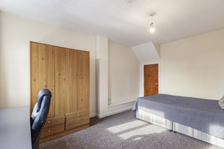 Room1