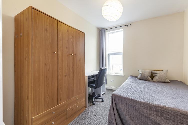 Room4
