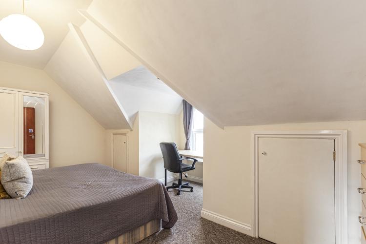 Room6