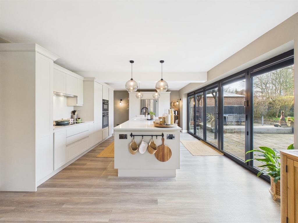 Kitchen: