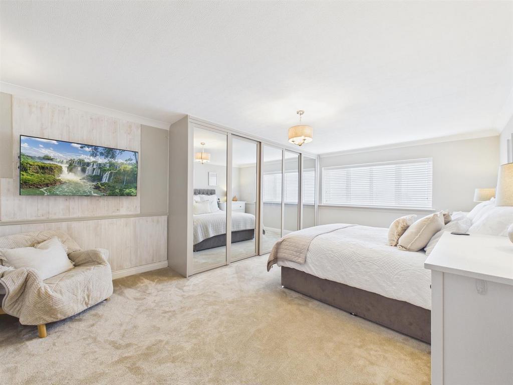 Bedroom: