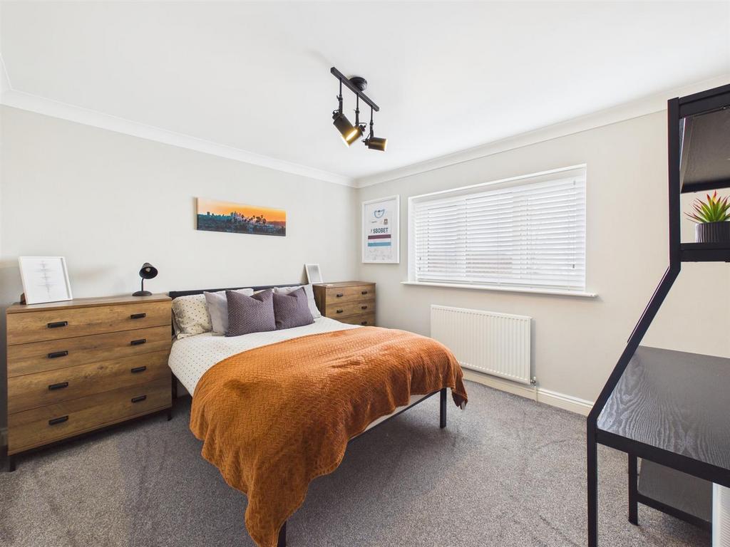Bedroom: