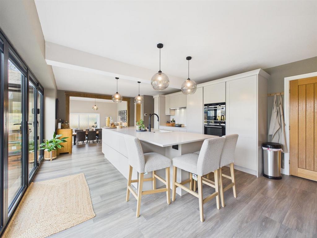 Kitchen: