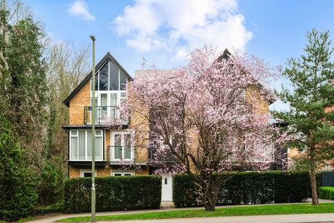 2 bedroom flat for sale - Roundburrow Close, Warlingham, CR6