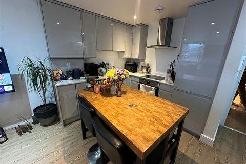 1 bedroom flat to rent, Gladstone Road, Watford WD17