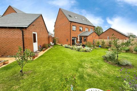 undefined, Larch Road, Meon Vale, Stratford-upon-Avon