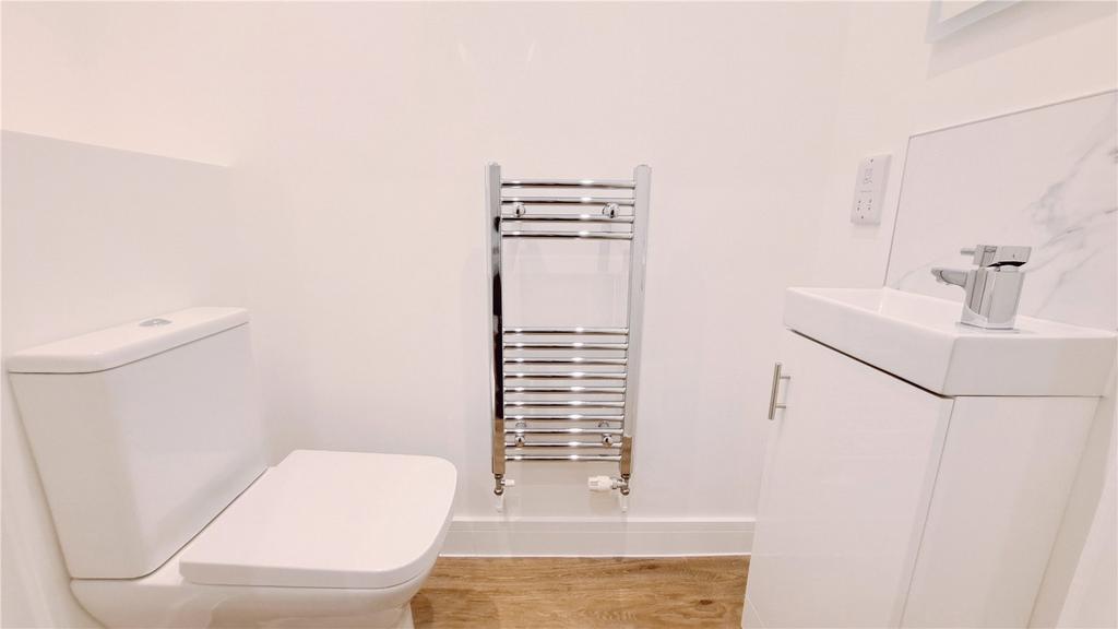 Cloakroom/Wc