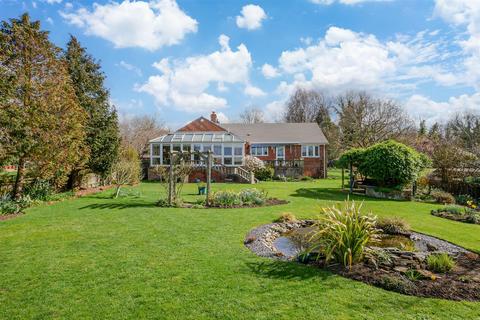 3 bedroom detached bungalow for sale - Preston Crowmarsh, Wallingford OX10